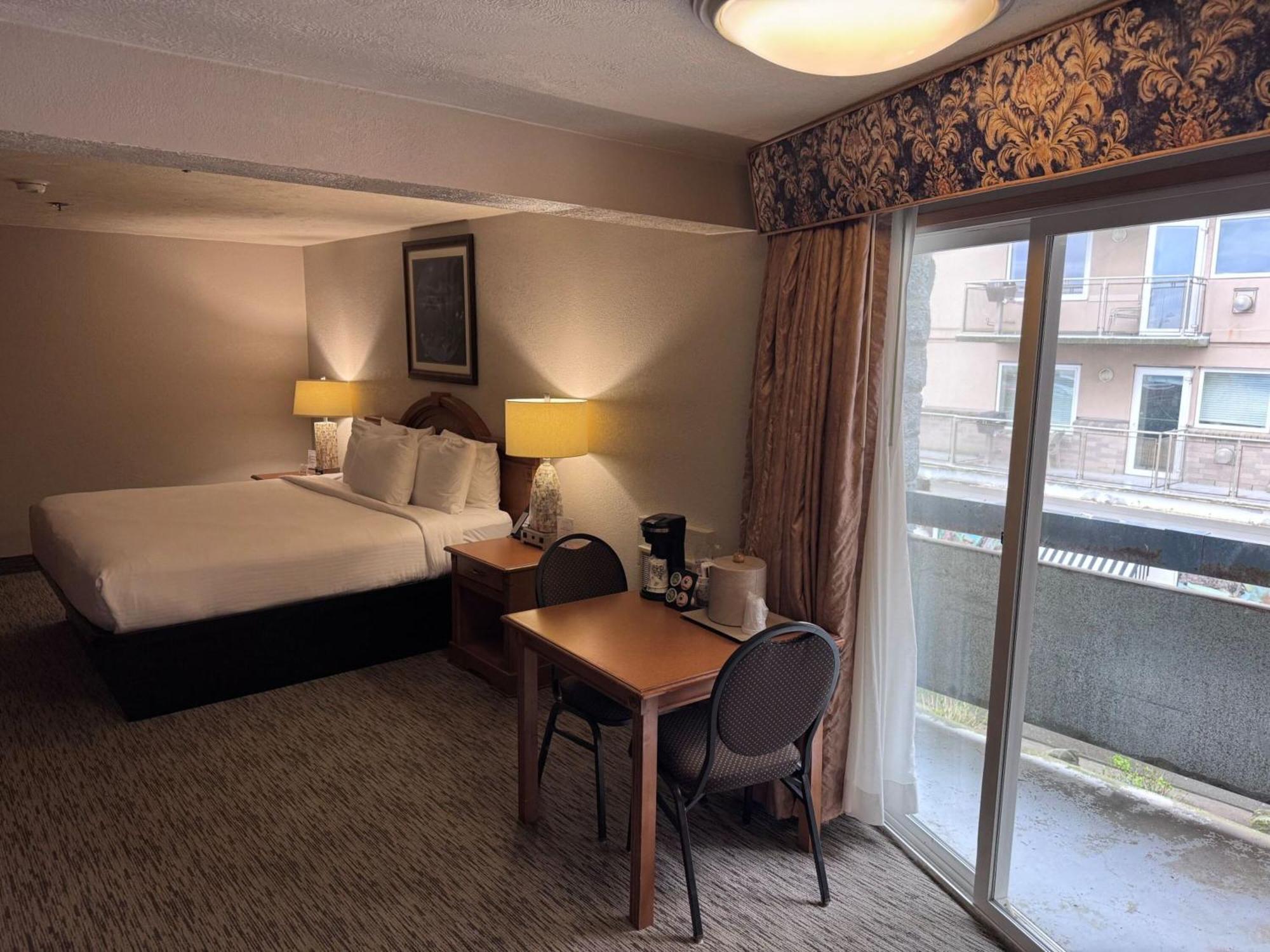Promenade Inn & Suites Oceanfront 锡赛德 外观 照片