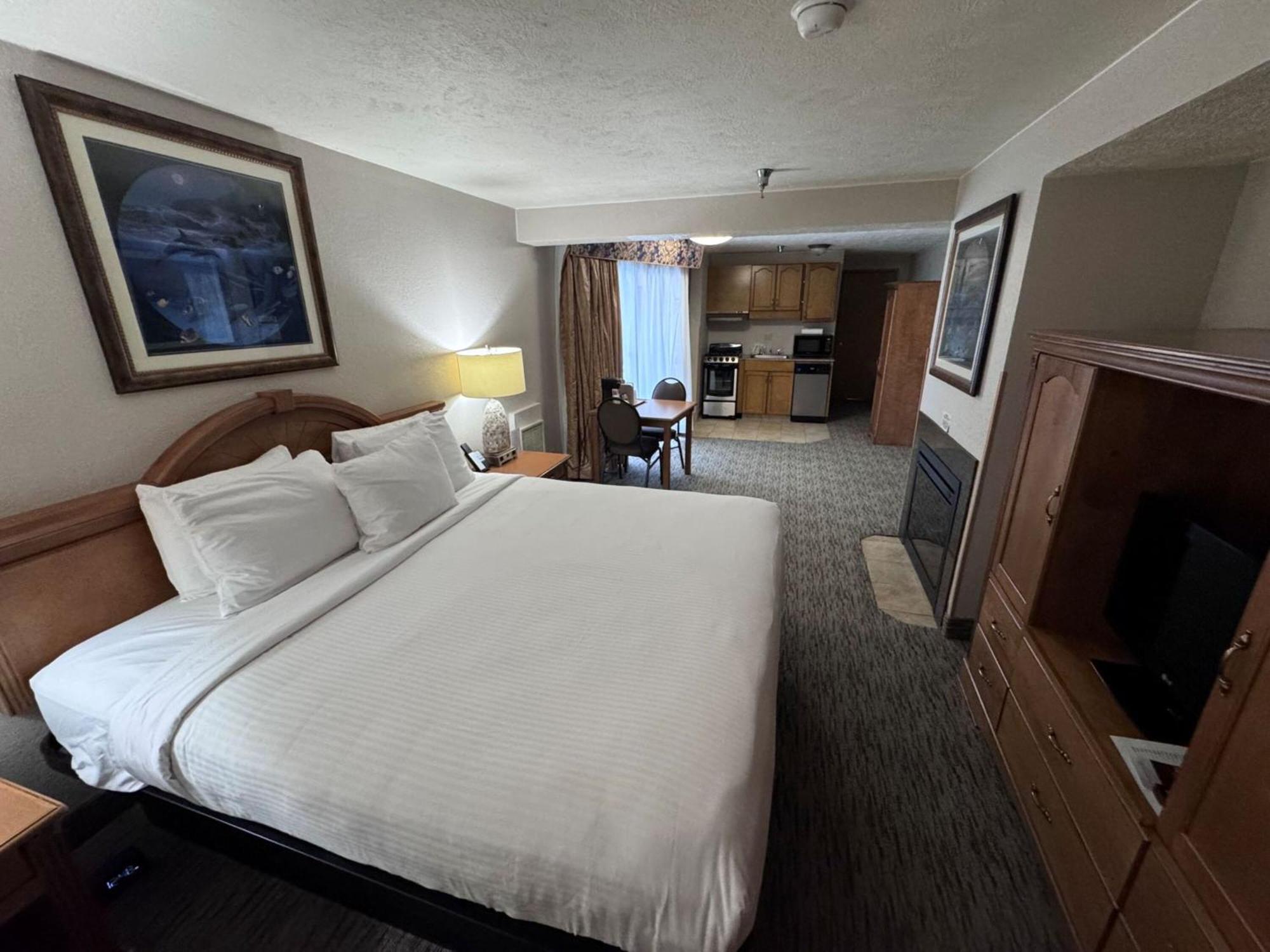 Promenade Inn & Suites Oceanfront 锡赛德 外观 照片