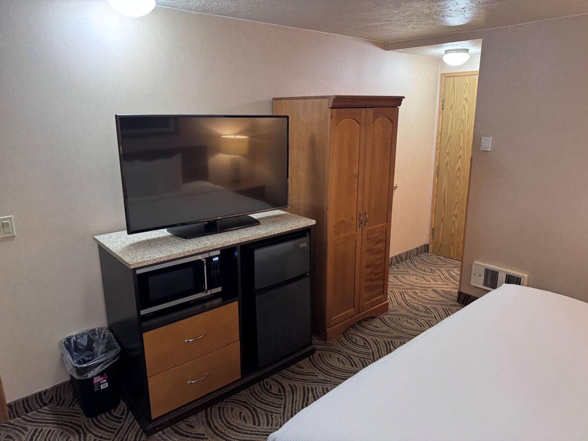 Promenade Inn & Suites Oceanfront 锡赛德 外观 照片